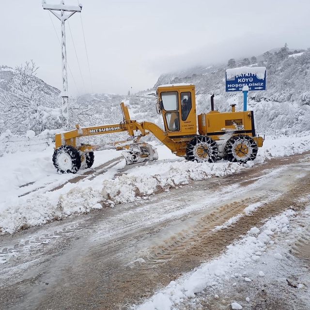 Samsun, Tokat ve Kastamonu'da kar nedeniyle 303 köy yolu kapandı