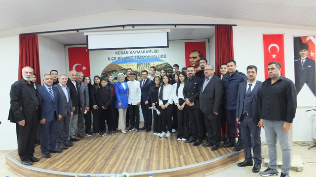 Keban'da Öğretmenler Günü etkinlikle kutlandı