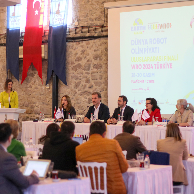 Dünya Robot Olimpiyatı Uluslararası Finali 28-30 Kasım'da İzmir'de yapılaca...
