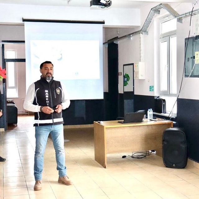 Yalıhüyük'te "En iyi narkotik polisi anne" semineri düzenlendi