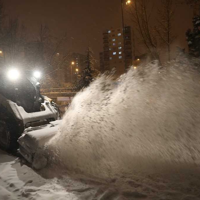 Kocasinan Belediyesinin karla mücadele çalışmaları sürüyor