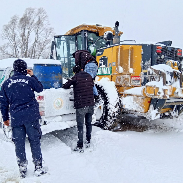 Bolu'da kardan yaylalarda mahsur kalan 7 köylü kurtarıldı