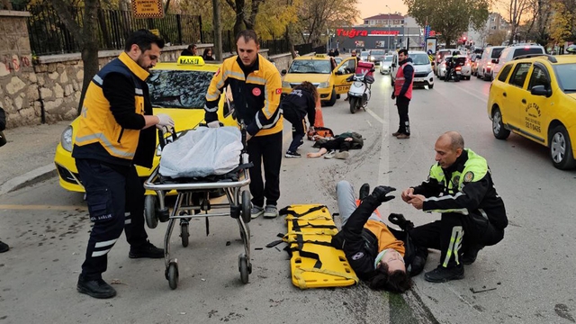 Edirne'de motosikletle otomobil çarpıştı; 2 yaralı