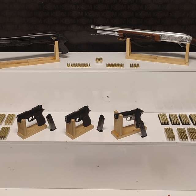 Kayseri'de silah kaçakçılığı operasyonunda 2 şüpheli yakalandı