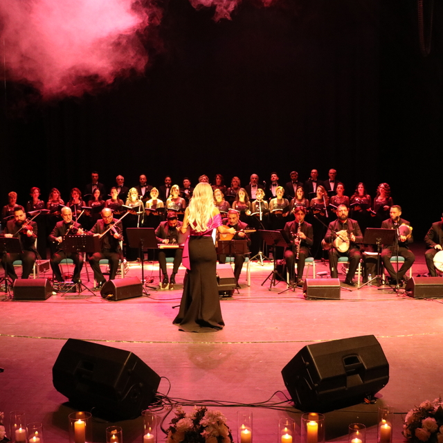 Tekirdağ'da öğretmenlerden oluşan koro konser verdi