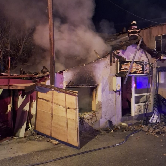 Edirne'de metruk binada çıkan yangın söndürüldü