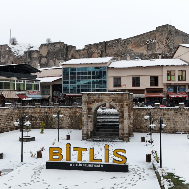 Kar altındaki Bitlis havadan görüntülendi