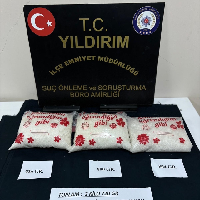 'Annemden öğrendiğim gibi' yazılı poşetlerde 2 kilo 720 gram metamfetamin e...