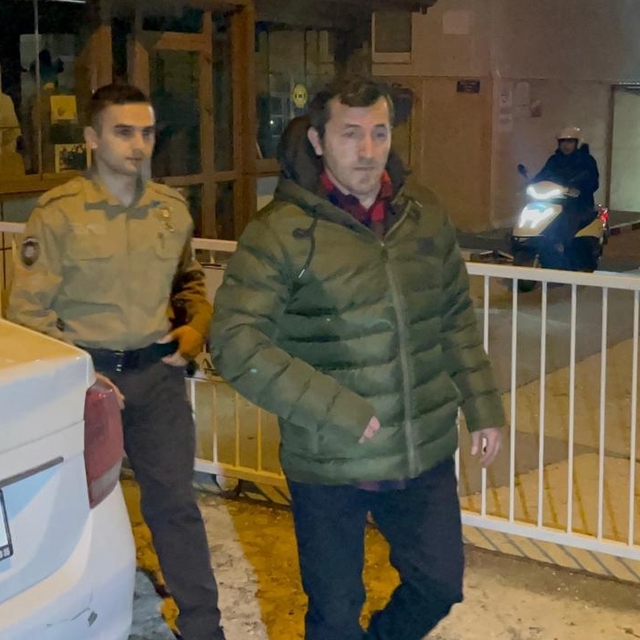 Eskişehir'de ehliyet sınavına kopya düzeneğiyle girmeye çalışan şüpheli yak...