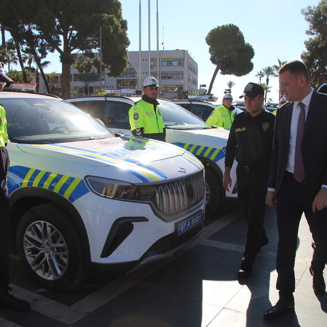 Alanya'da emniyet ve jandarma teşkilatına tahsis edilen 20 aç teslim edildi