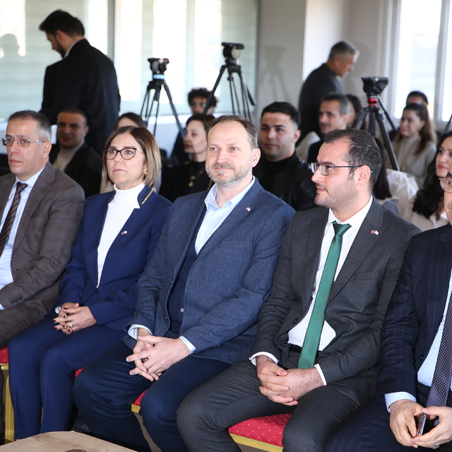 Yeşilay Genel Başkanı Dinç, Adana'da "Bağımsızlık Seferberliği" kampanyasın...