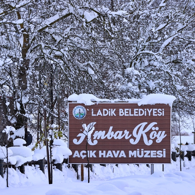 Samsun'daki Ambarköy, ziyaretçilerini "kış güzelliği"yle karşılıyor