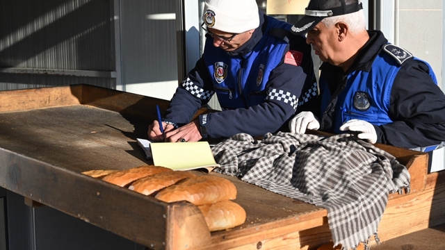 Kadirli'de zabıta ekipleri fırınları denetledi