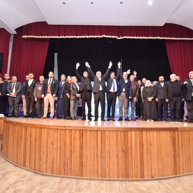 AK Parti Foça İlçe Kongresi yapıldı