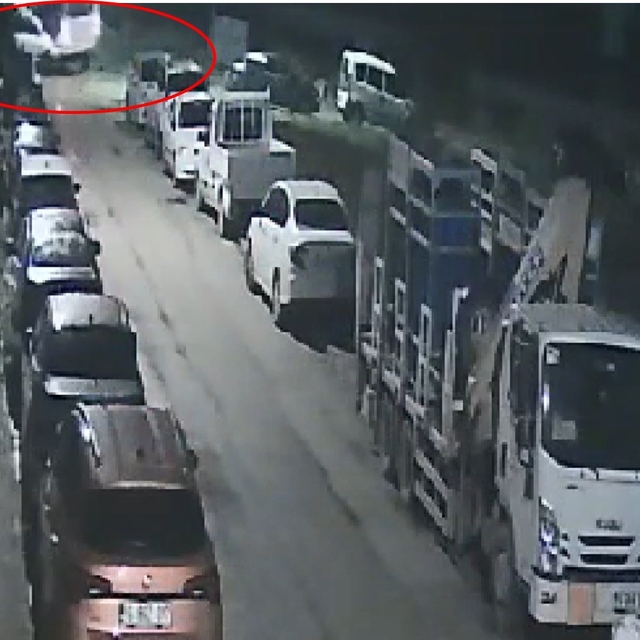 Bursa'da, işçi servisi minibüsü ile otomobil çarpıştı: 8 yaralı