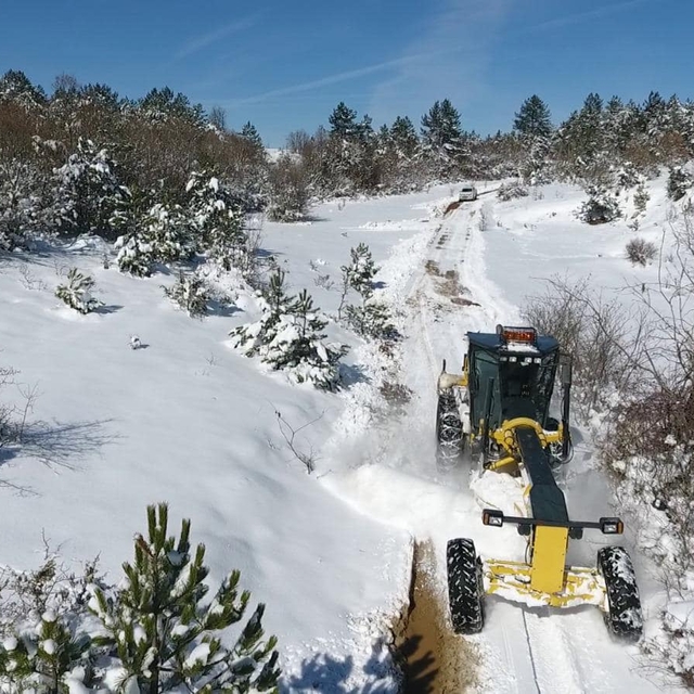 Karabük'te kar nedeniyle kapanan 274 köy yolu ulaşıma açıldı
