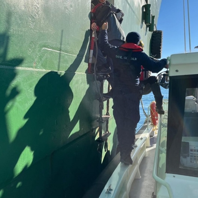 Kırklareli'nde rahatsızlanan gemi personeli hastaneye sevk edildi