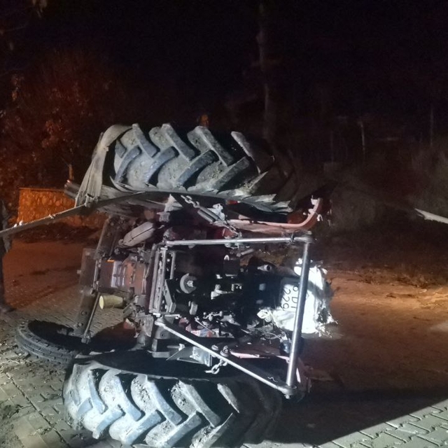 Mudanya'da devrilen traktörün sürücüsü yaralandı