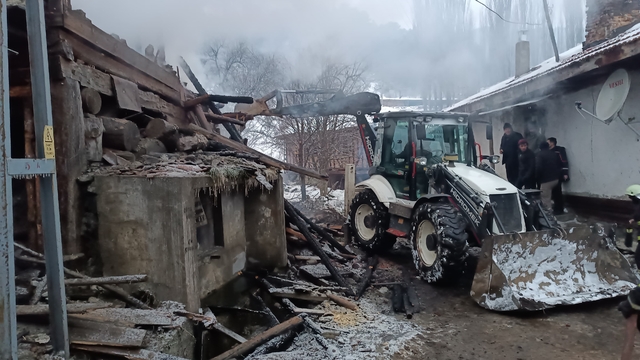 GÜNCELLEME - Kastamonu'da evde çıkan yangında 1 kişi yaralandı, kayıp baba ve engelli oğlu aranıyor