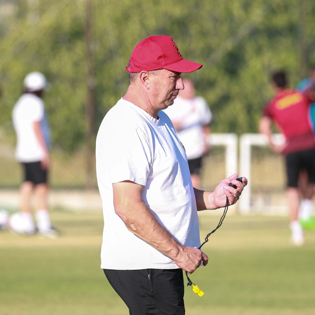 Göztepe'de orta saha sancısı başladı