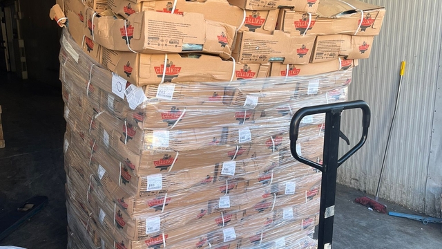 Şanlıurfa'da son kullanma tarihi geçmiş 1 ton 200 kilogram tavuk eti ele geçirildi