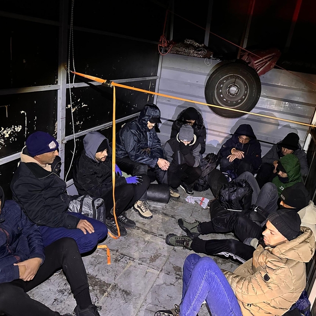 Tekirdağ'da 28 kaçak göçmen, 4 organizatör yakalandı