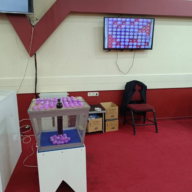 İzmir'de kumar oynarken yakalanan 128 kişiye para cezası