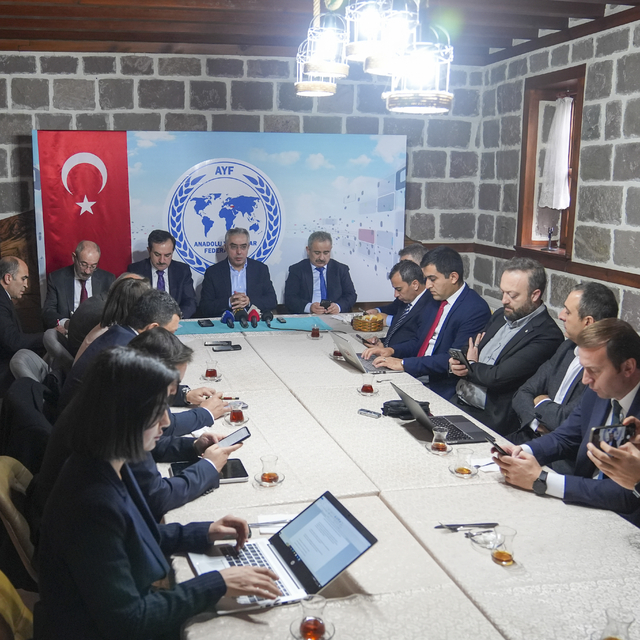 Cumhurbaşkanlığı Hukuk Politikaları Kurulu Başkanvekili Uçum, soruları yanı...