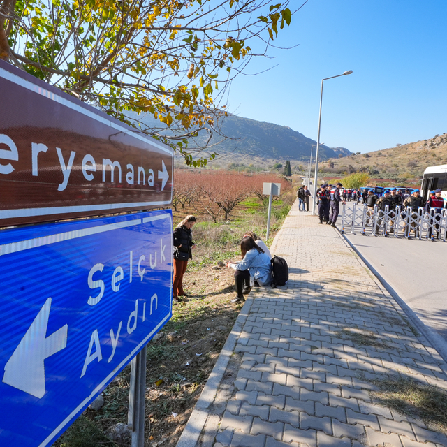 CHP Genel Başkanı Özel'den İzmir'deki Meryemana Evi otoparkıyla ilgili açık...