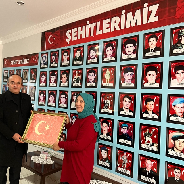 Bafra Gençlik Merkezinden şehit ailelerine ziyaret