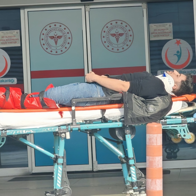 İnegöl'de motosikletten düşen sürücü yaralandı