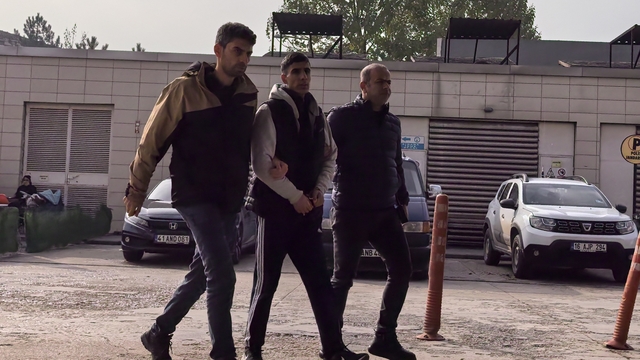 Çaldığı otomobille 2 gezip, aracı olay yerine yakın bir yere bıraktı; yakalandı
