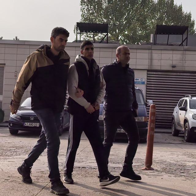 Çaldığı otomobille 2 gezip, aracı olay yerine yakın bir yere bıraktı; yakal...