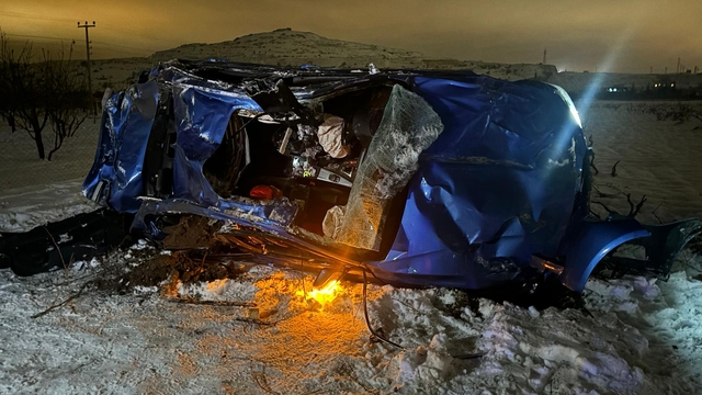 Nevşehir'de tarlaya devrilen otomobilin sürücüsü yaralandı