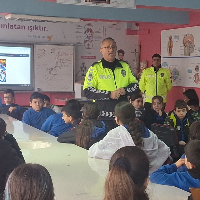 Samsun'da ortaokul öğrencilerine trafik eğitimi verildi