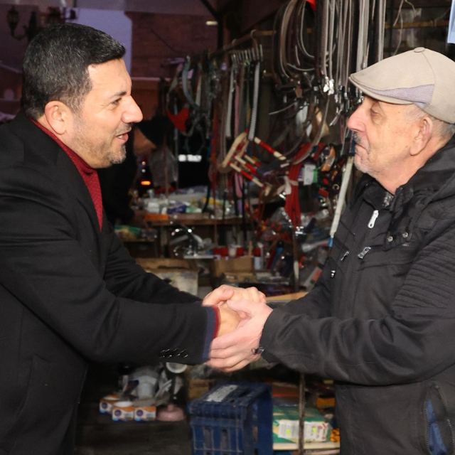 Başkan Arı, esnaf ve vatandaşla bir araya geldi