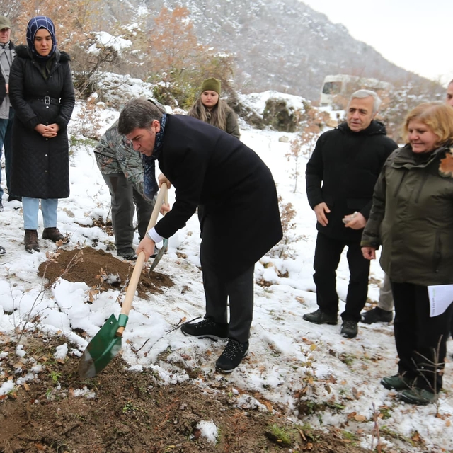 'Yitik lale' 132 yıl sonra ana vatanında toprakla buluştu