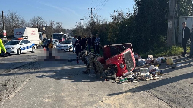 Kamyonet ile çarpışan triportörün sürücüsü öldü