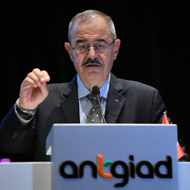 SANKO Holding Başkanı Konukoğlu'ndan iş dünyasına "değişim" çağrısı