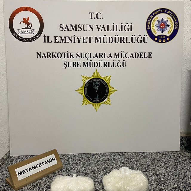 Samsun'da aracında yarım kilogram uyuşturucu bulunan zanlı gözaltına alındı