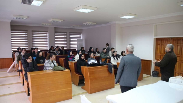 Üniversite öğrencileri Çankırı Belediyesini ziyaret etti