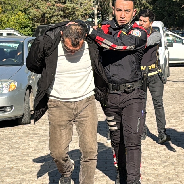 Antalya'da bir kişinin bıçaklanarak öldürüldüğü olayla ilgili 2 kişi yakala...