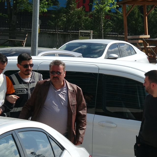 Eşini ve kayınpederini öldürüp, kayınvalidesini yaralayan sanığa 54 yıl hap...