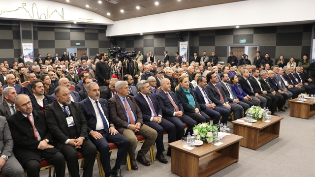 Elazığ'da "27. Uluslararası Hazar Şiir Akşamları" başladı