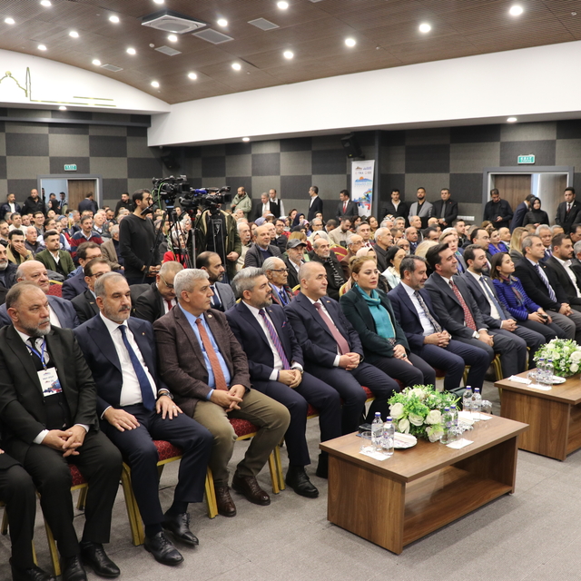 Elazığ'da "27. Uluslararası Hazar Şiir Akşamları" başladı