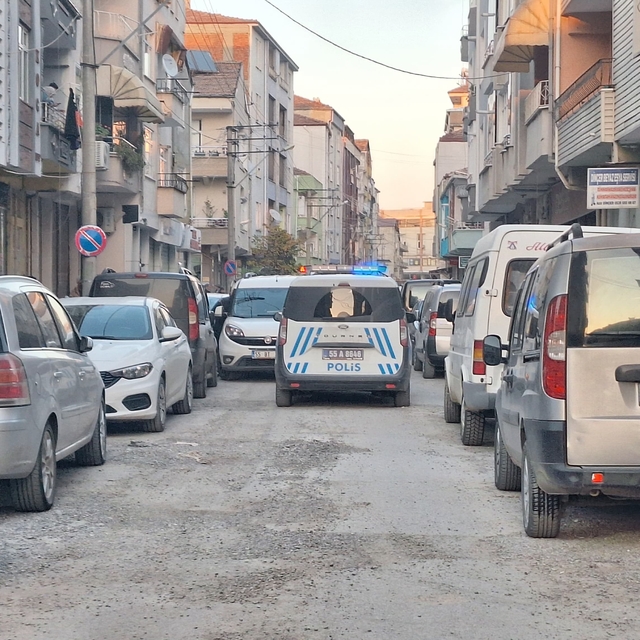 Samsun'da bıçaklı kavgada bir kişi yaralandı