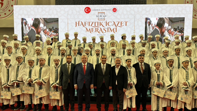 Çankırı'da hafızlığı tamamlayan 200 öğrenci için icazet töreni yapıldı