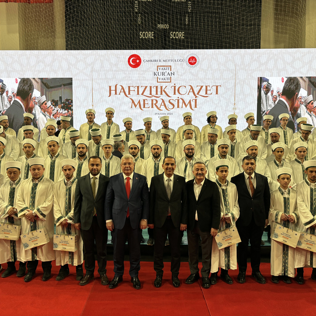 Çankırı'da hafızlığı tamamlayan 200 öğrenci için icazet töreni yapıldı