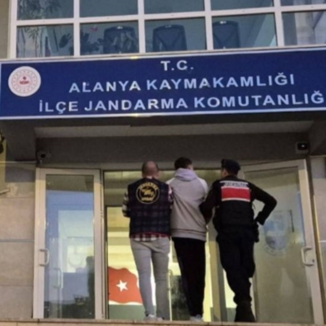 Antalya'da çeşitli suçlardan aranan 299 kişi yakalandı