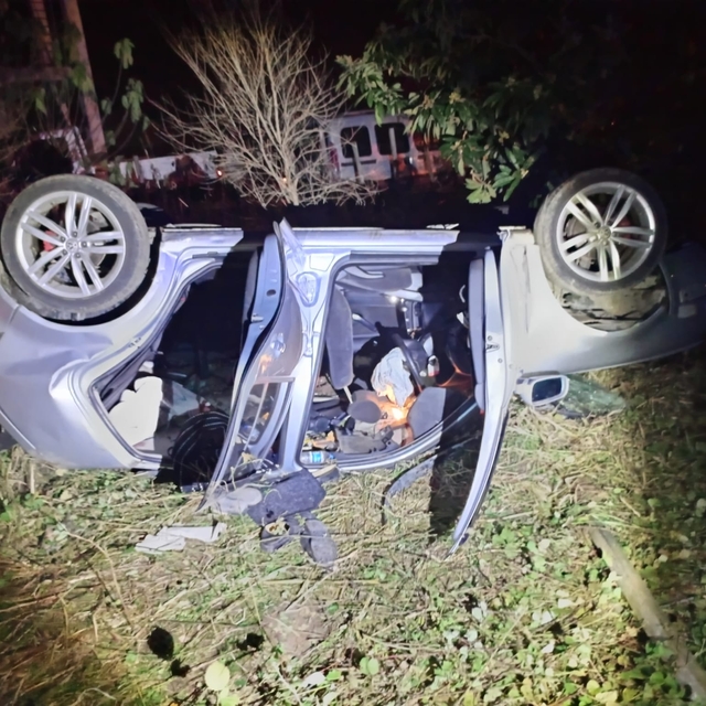 Samsun'da devrilen otomobildeki 6 kişi yaralandı